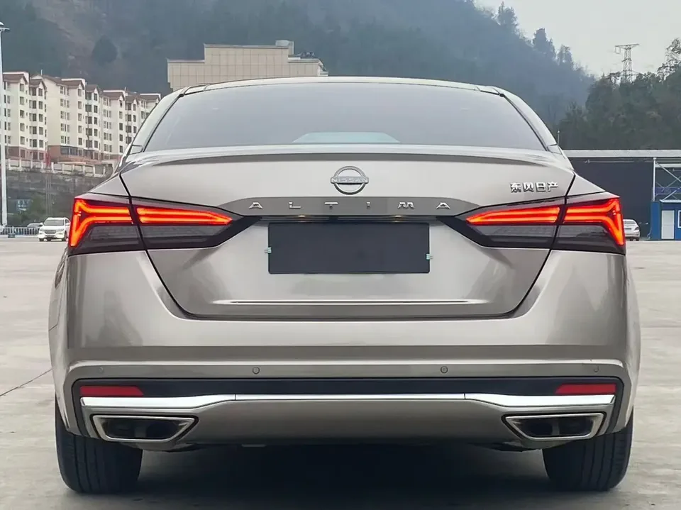 Nissan Altima 2.0L XL-Upr Premium Edition 2022 — миниатюра 2