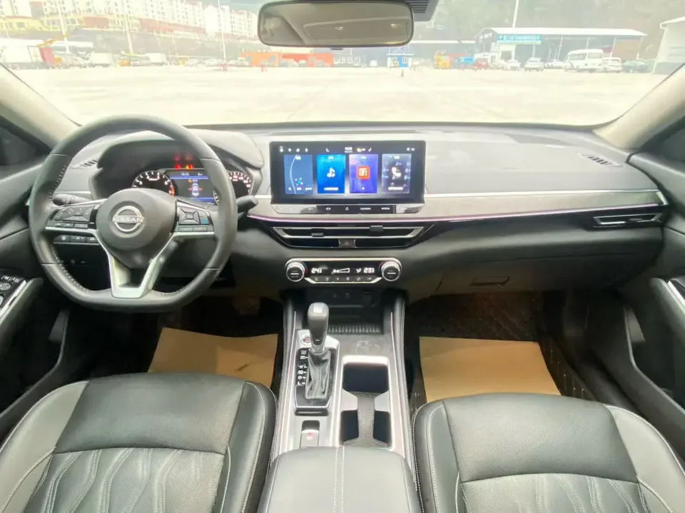 Nissan Altima 2.0L XL-Upr Premium Edition 2022 — миниатюра 4