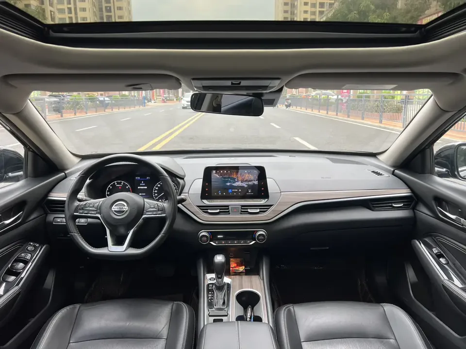 Nissan Altima Sound of nature 2021 2.0L XL Comfort Edition 2022 — thumbnail 3