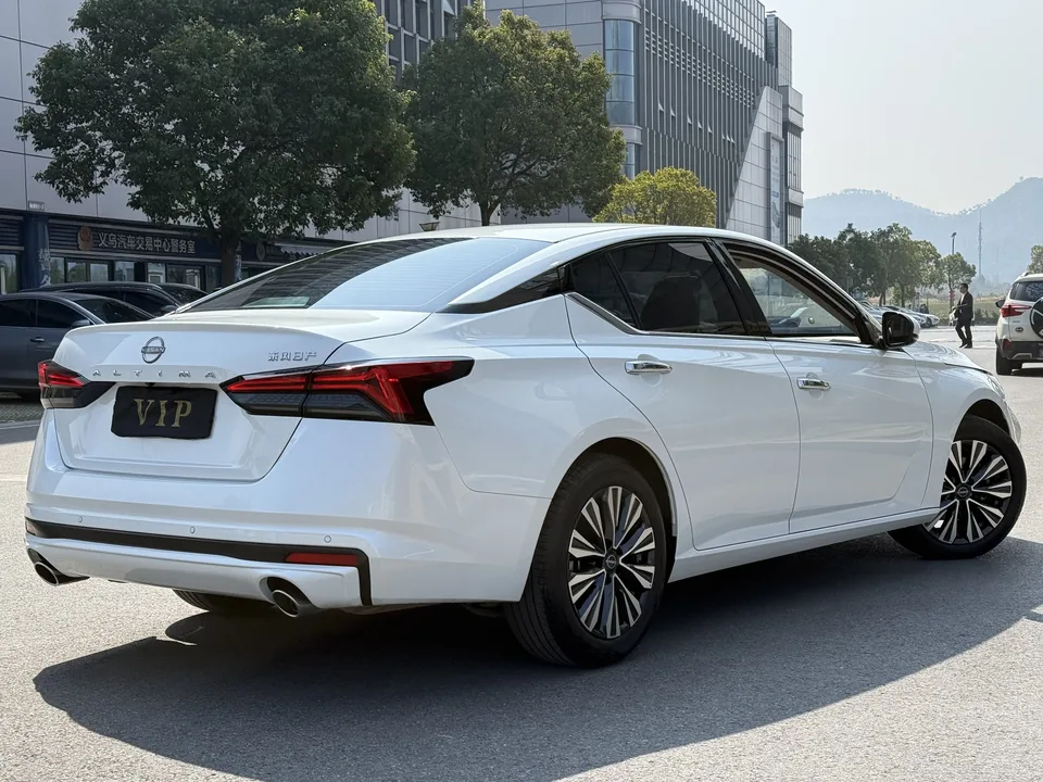 Nissan Altima Teana 2024 2.0L XE True Heart Edition 2025 — thumbnail 2