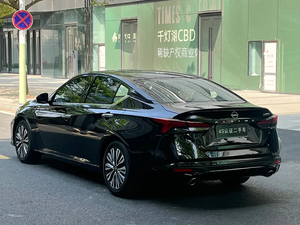 Nissan Altima Sound of nature 2022 2.0L XL-TLS Enjoy Edition 2023 — thumbnail 2