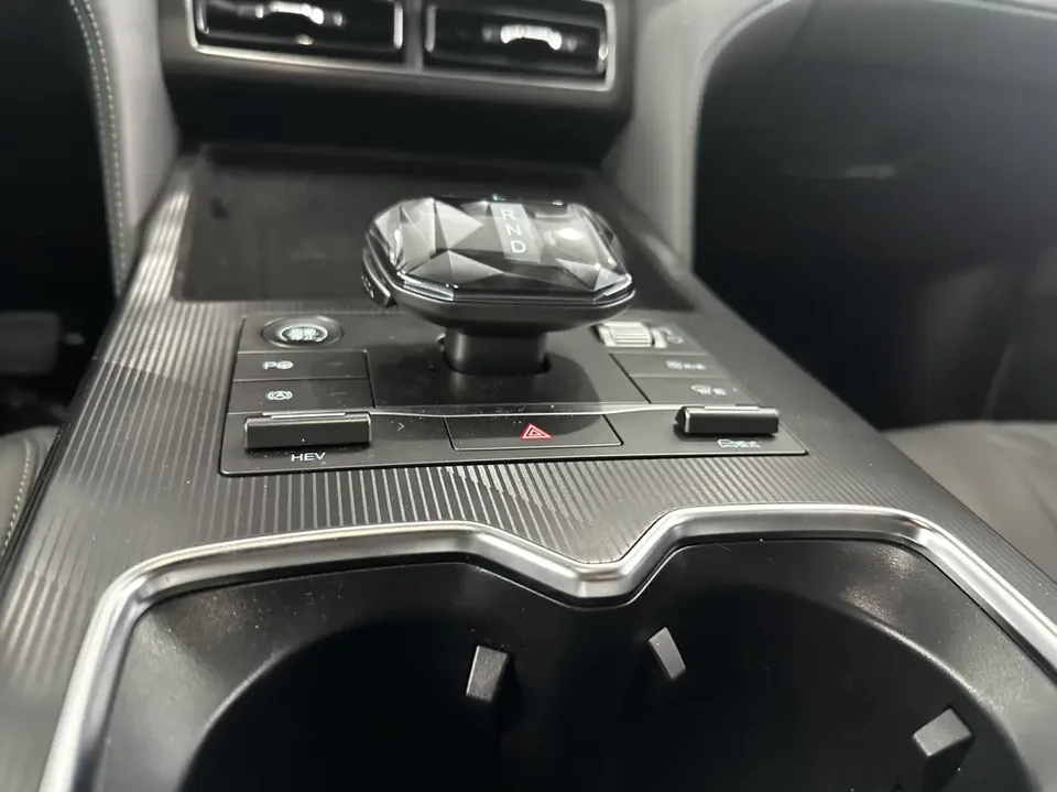 BYD Song L DM Intelligent Driving Edition DM-i 160KM Beyond Edition 2025 — миниатюра 4
