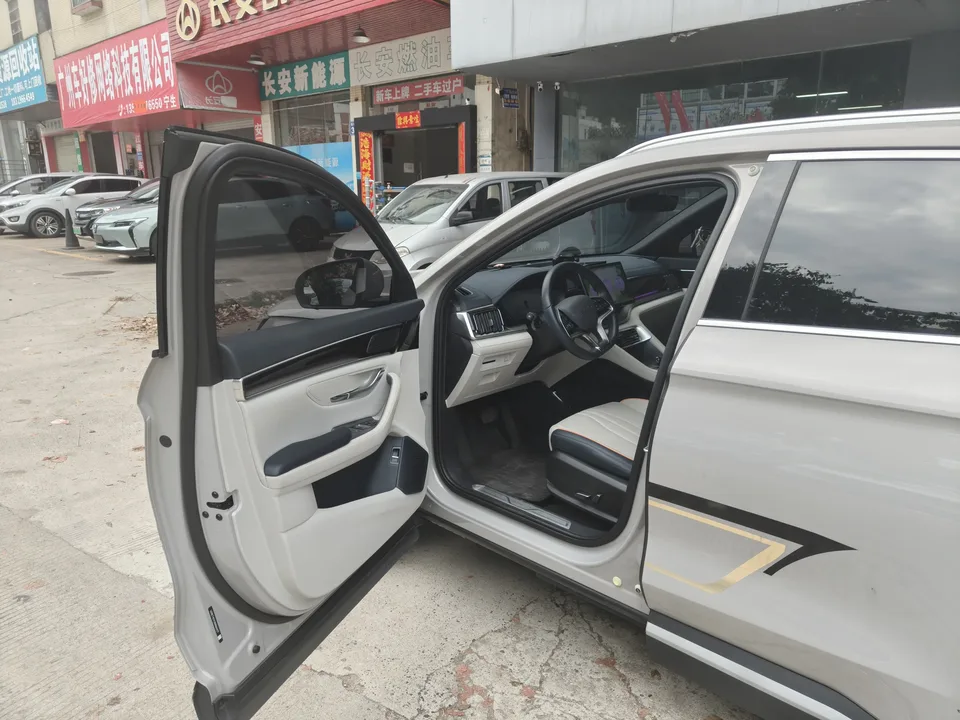 BYD Song PLUS DM DM-i Honor Edition 150KM Flagship PLUS 2024 — миниатюра 3