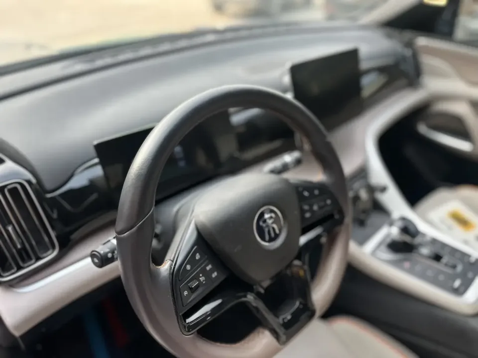 BYD Song Pro DM DM-i Honor Edition 71km Pilot Edition 2024 — миниатюра 4