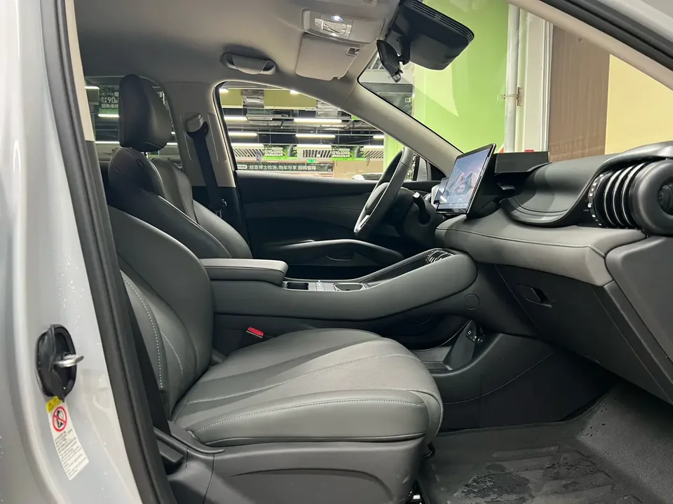 BYD Yuan Plus Intelligent Driving Edition 430KM Leading Edition 2025 — миниатюра 4