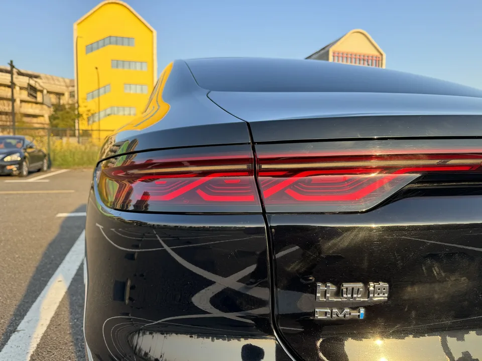 BYD Han DM DM-i Champion Edition 121KM Premium Edition 2023 — миниатюра 3