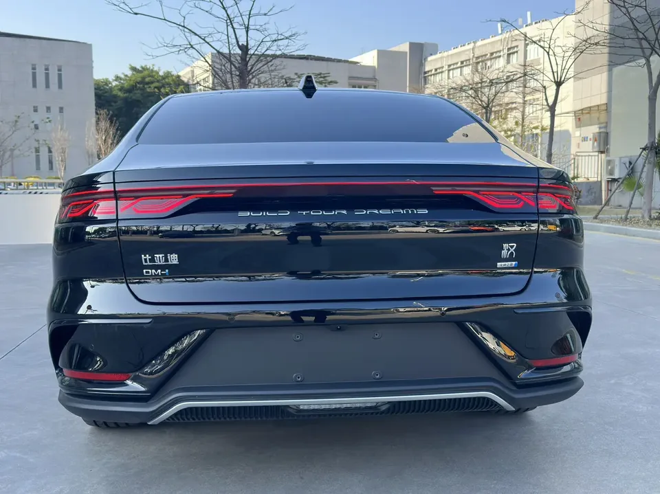 BYD Han DM Intelligent Driving Edition DM-i 125KM Premium Edition 2025 — миниатюра 2