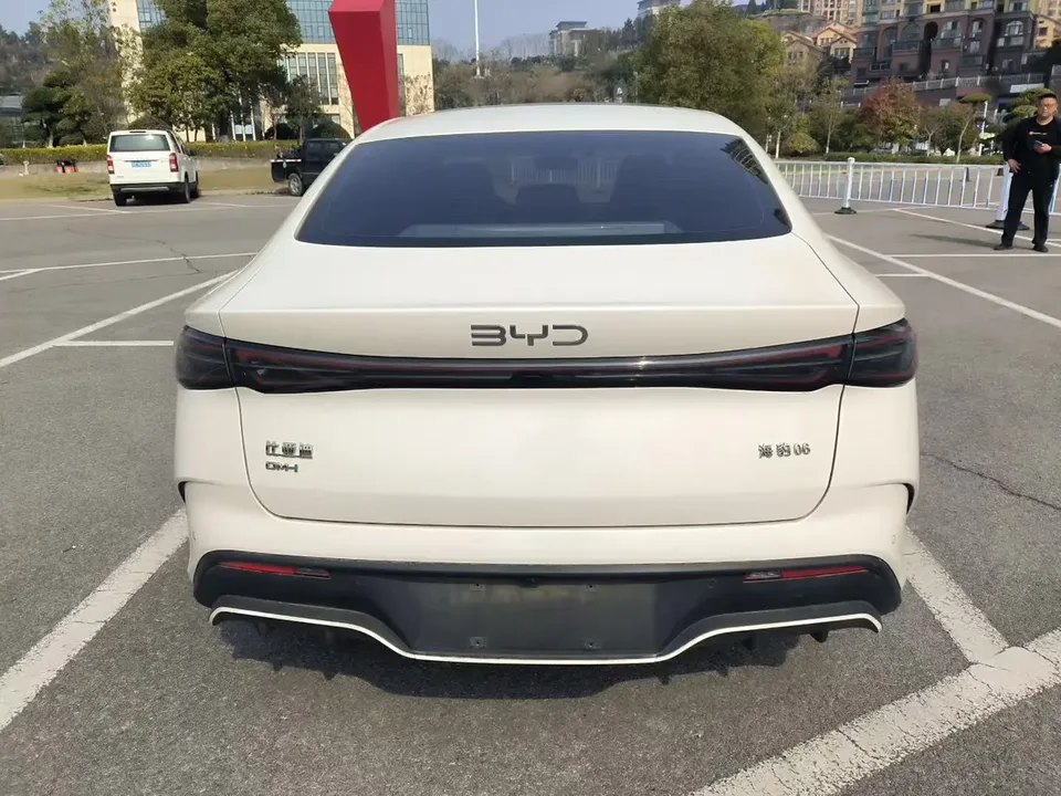 BYD Seal 06DM Seal 06DM 2024 DM-i 120KM Premium Edition 2024 — thumbnail 2