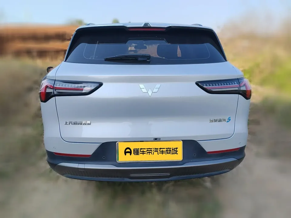 Wuling Starlight S PHEV 130km Pilot Edition 2024 — миниатюра 2