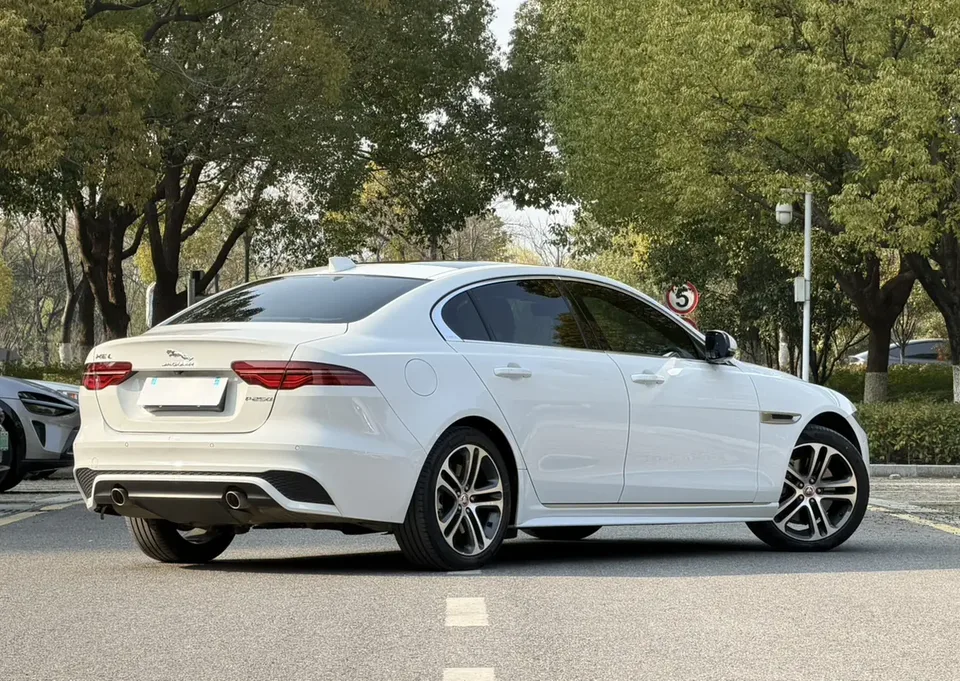 Jaguar XEL Jaguar XEL 2.0T 250PS R-DYNAMIC S Progressive Sports Edition 2024 — миниатюра 5