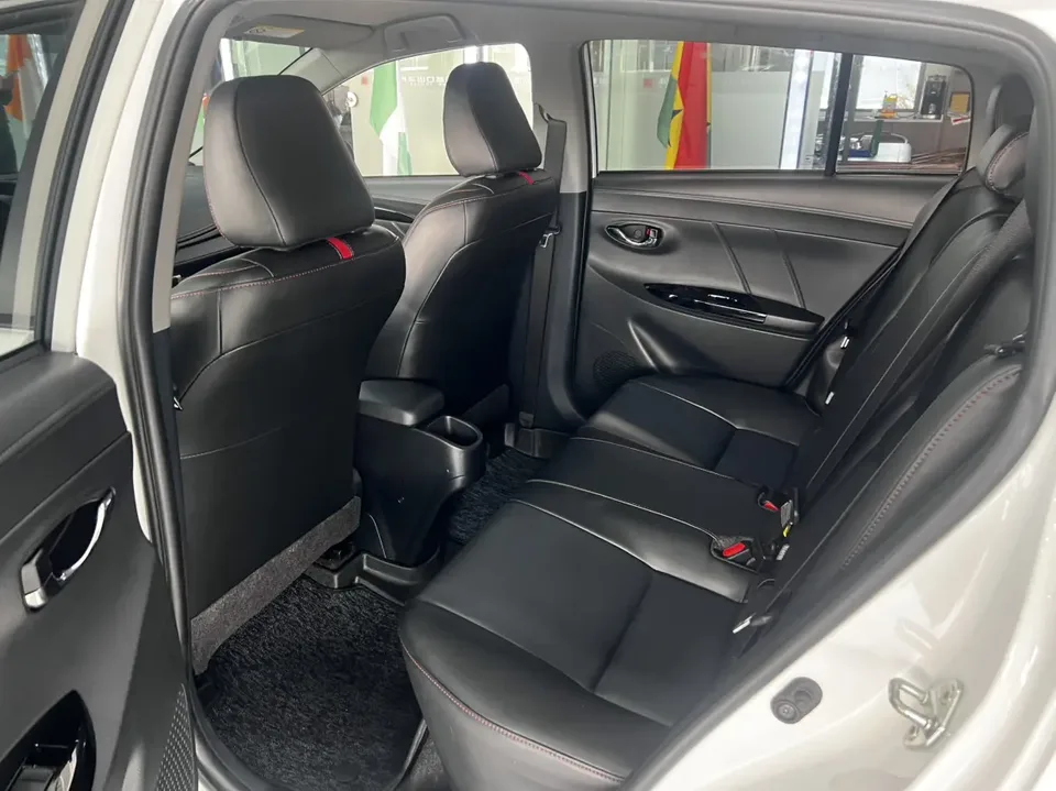 Toyota Yaris L YARiS L Zhixuan 2022 Zhixuan X 1.5L CVT luxury PLUS version 2022 — миниатюра 4