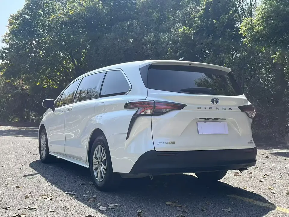 Toyota Sienna Senna 2024 Hybrid 2.5L Comfort Edition 2024 — thumbnail 2