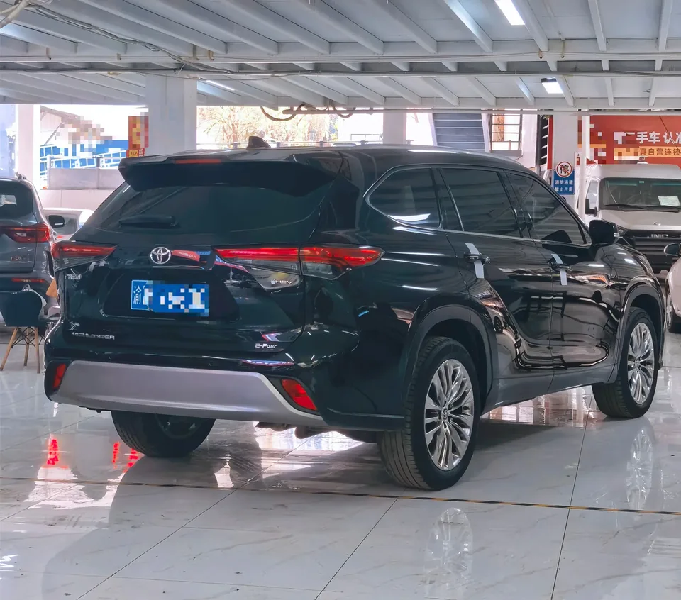 Toyota Highlander Highlander 2024 Hybrid 2.5L 4WD Premium Edition 7 Seaters 2024 — thumbnail 2
