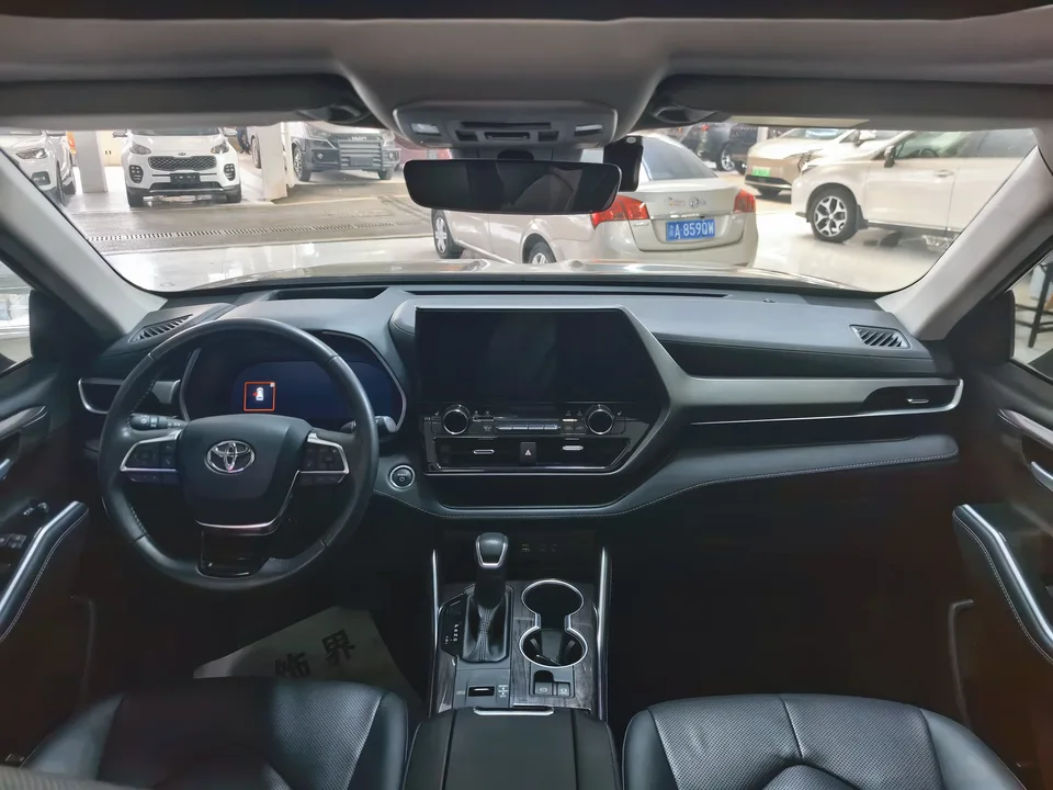 Toyota Highlander Highlander 2024 Hybrid 2.5L 4WD Premium Edition 7 Seaters 2024 — thumbnail 3