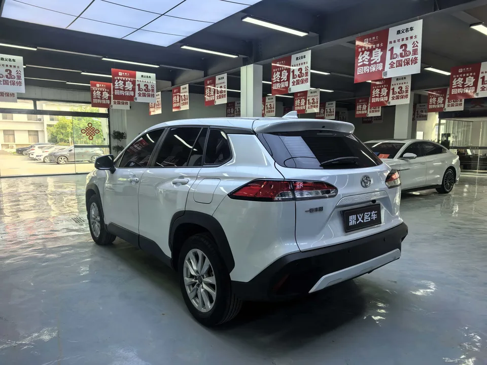 Toyota CorollaCross 2.0L CVT Elite Edition 2024 — миниатюра 5