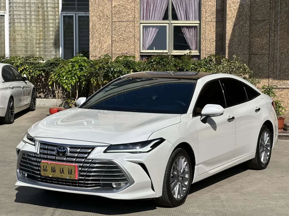 Toyota Avalon Asian dragon 2024 2.0L CVT Luxury Edition 2025 — photo 1, buy with delivery to Moscow