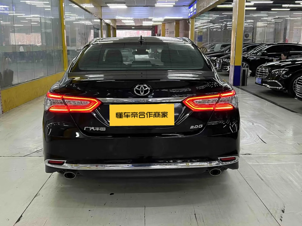 Toyota Camry 2.0G Deluxe Edition 2023 — миниатюра 2
