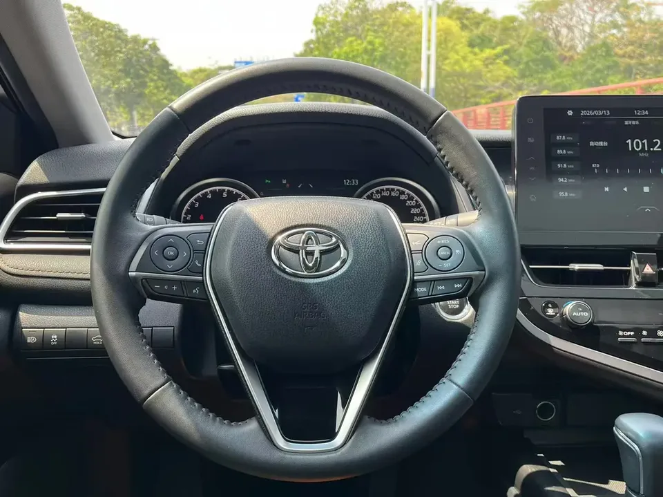 Toyota Camry 2.0G Deluxe Edition 2022 — миниатюра 4