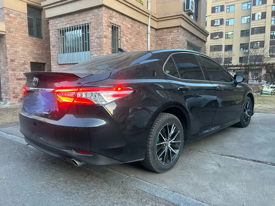 Toyota Camry 2.0G Deluxe Edition 2023 — миниатюра 4