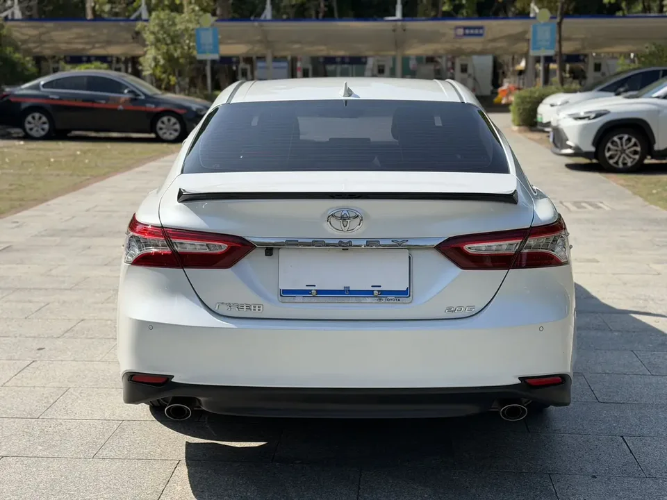 Toyota Camry 2.0G Deluxe Edition 2022 — миниатюра 2