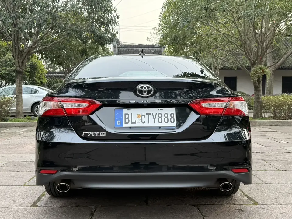 Toyota Camry 2.0GVP Leading Edition 2023 — миниатюра 2