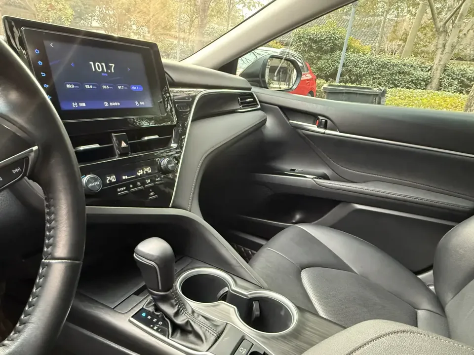 Toyota Camry 2.0GVP Leading Edition 2023 — миниатюра 3