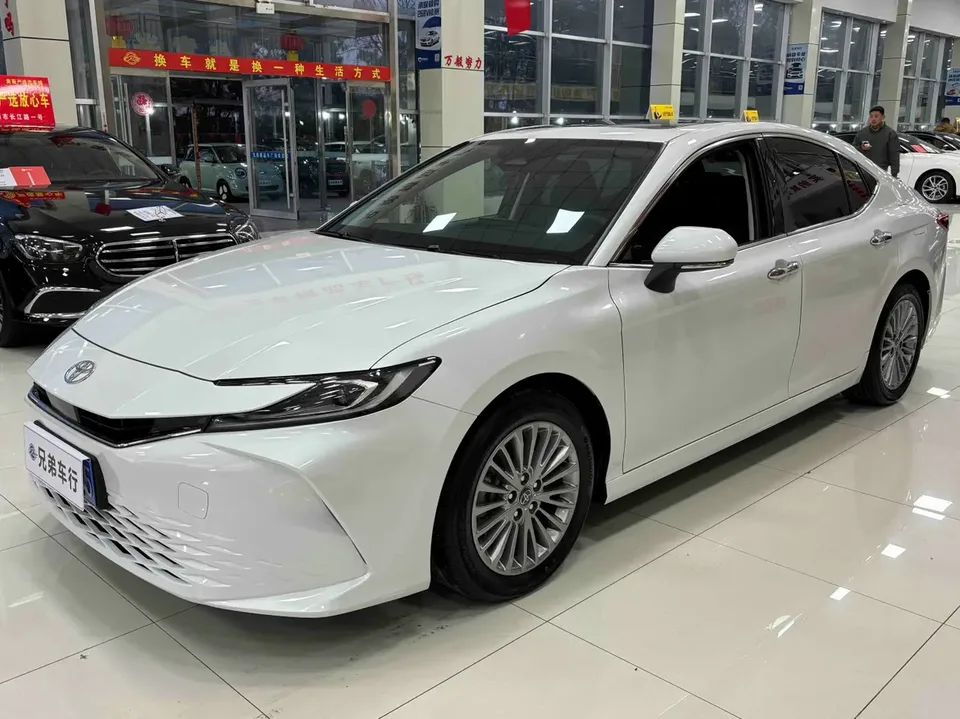 Toyota Camry 2025