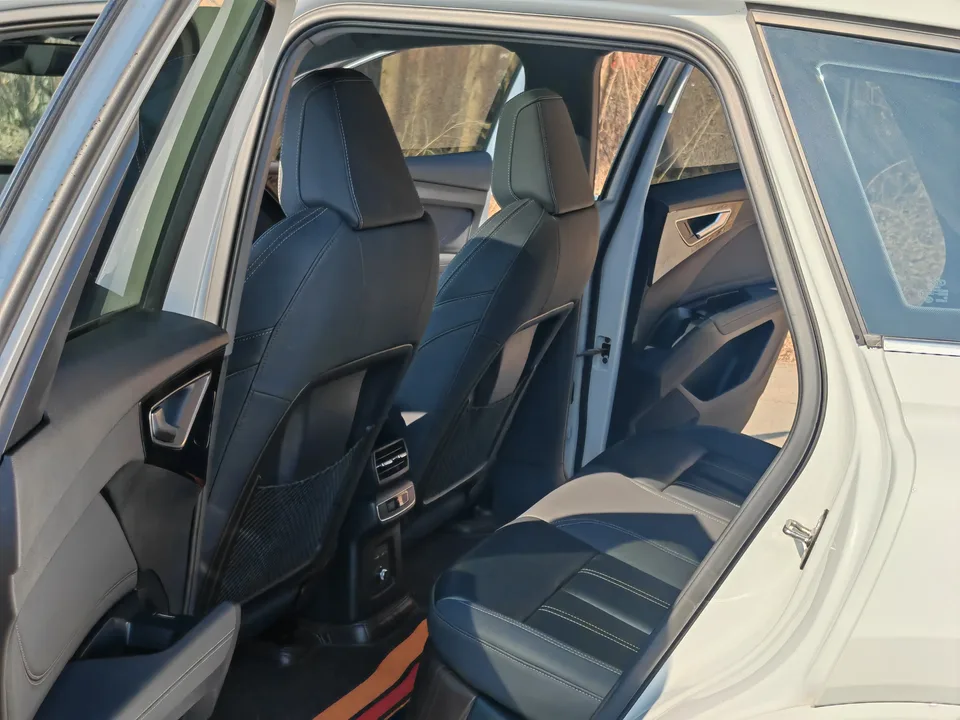 Audi Q4 e-tron 40 e-tron Creative Edition 2023 — миниатюра 4