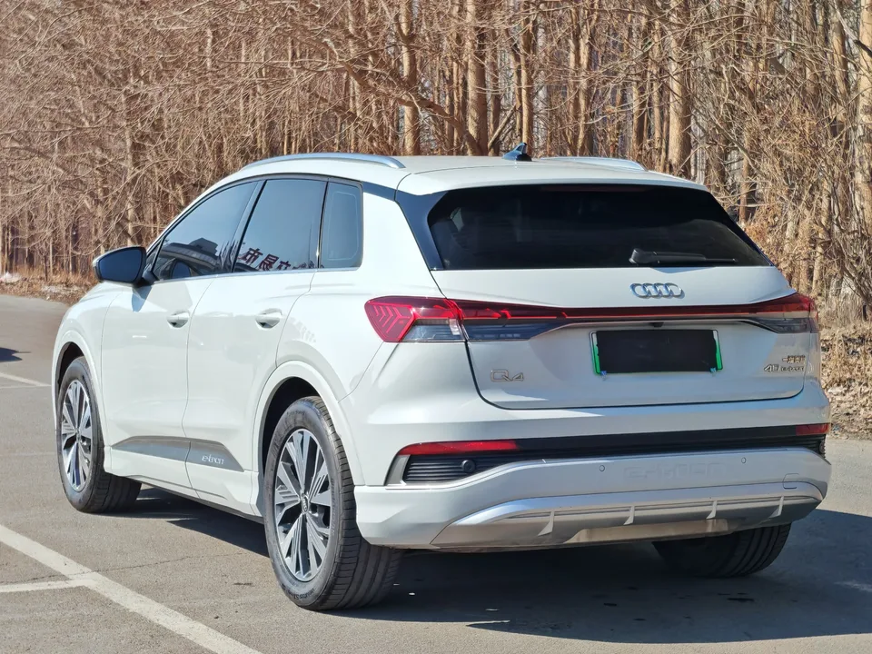 Audi Q4 e-tron 40 e-tron Creative Edition 2023 — миниатюра 5