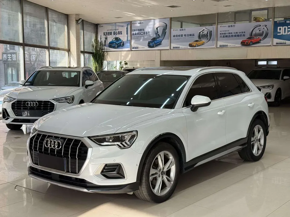 Audi Q3 Audi Q3 2022 35 TFSI Stylish and Elegant 2022 — photo 1, buy with delivery to Moscow