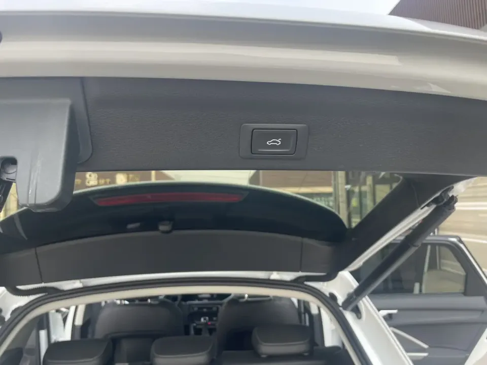Audi Q3 Audi Q3 2022 35 TFSI aggressive and dynamic model 2022 — миниатюра 4