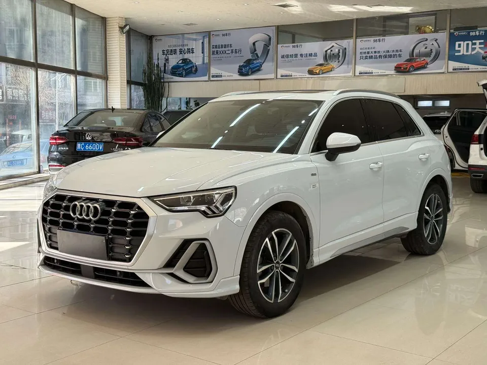 Audi Q3 Q3 2022 Audi Q3 2022 35 TFSI aggressive and dynamic model 2022 — photo 1, buy with delivery to Moscow