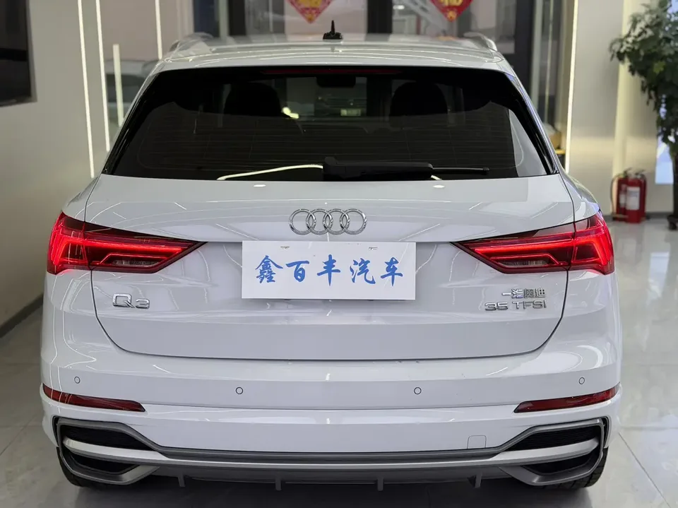Audi Q3 Audi Q3 2022 35 TFSI Fashionable and Dynamic 2023 — миниатюра 2