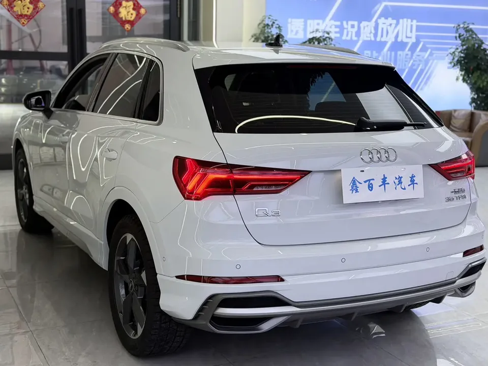 Audi Q3 Audi Q3 2022 35 TFSI Fashionable and Dynamic 2023 — миниатюра 4