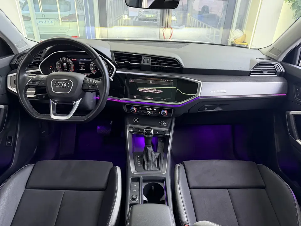 Audi Q3 Audi Q3 2022 35 TFSI Fashionable and Dynamic 2023 — миниатюра 5