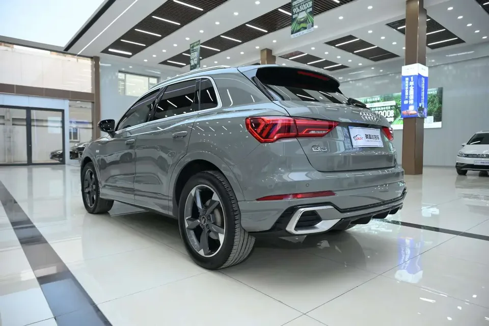 Audi Q3 Audi Q3 2024 35 TFSI Enterprising and Elegant Model 2024 — миниатюра 2