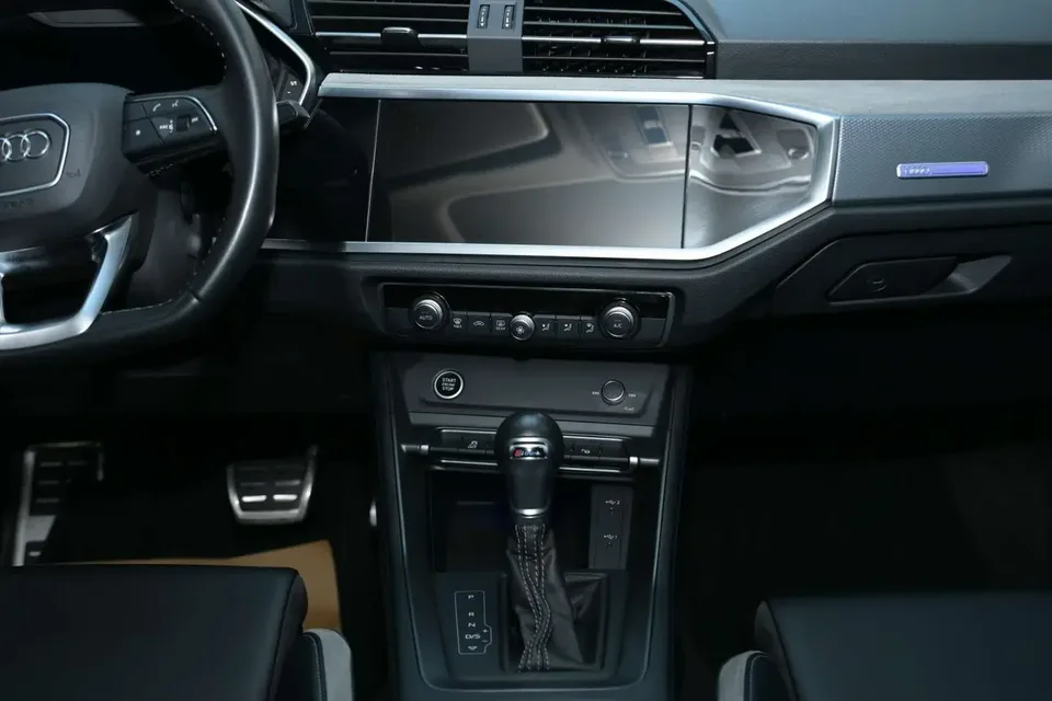 Audi Q3 Audi Q3 2024 35 TFSI Enterprising and Elegant Model 2024 — миниатюра 3