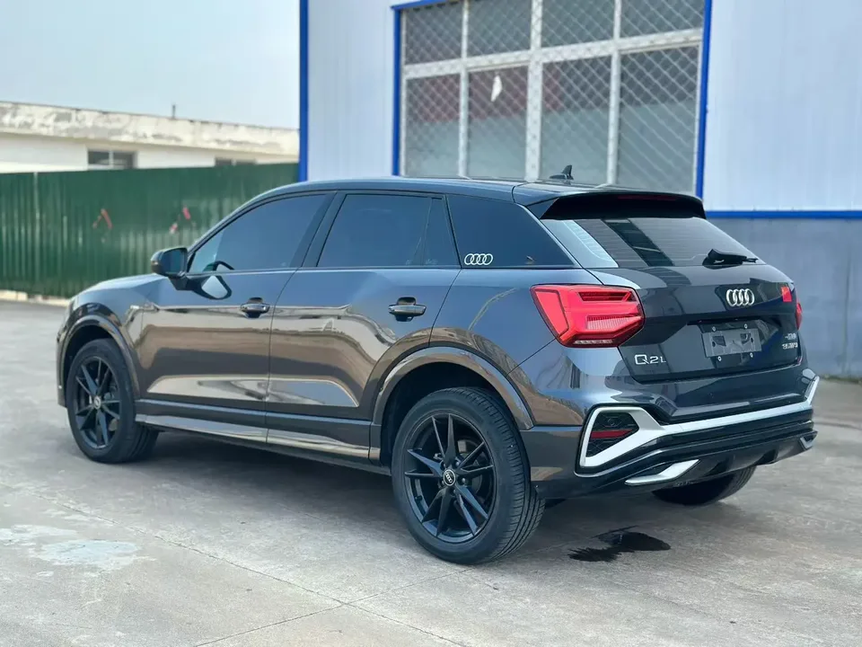 Audi Q2L Audi Q2L 2024 35 TFSI aggressive and dynamic model 2024 — миниатюра 4