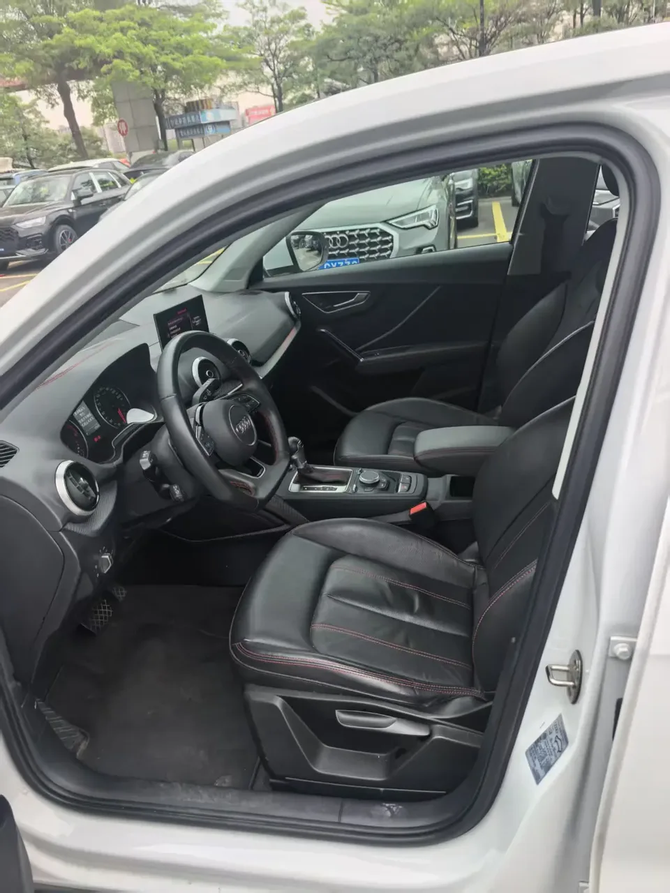 Audi Q2L Audi Q2L 2024 35 TFSI aggressive and dynamic model 2024 — миниатюра 3