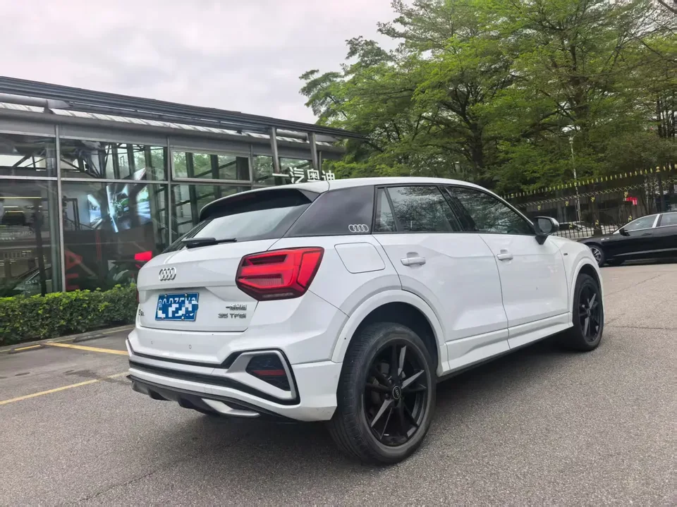 Audi Q2L Audi Q2L 2024 35 TFSI aggressive and dynamic model 2024 — миниатюра 4