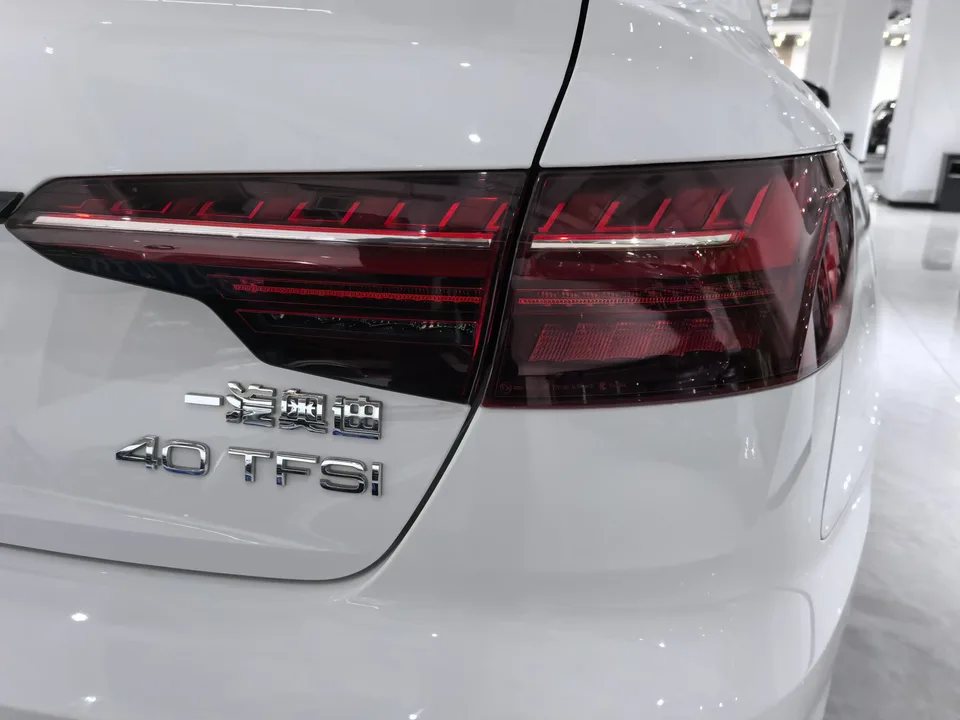 Audi a4 l Audi A4L 2024 40 TFSI Luxury Dynamic 2023 — thumbnail 3