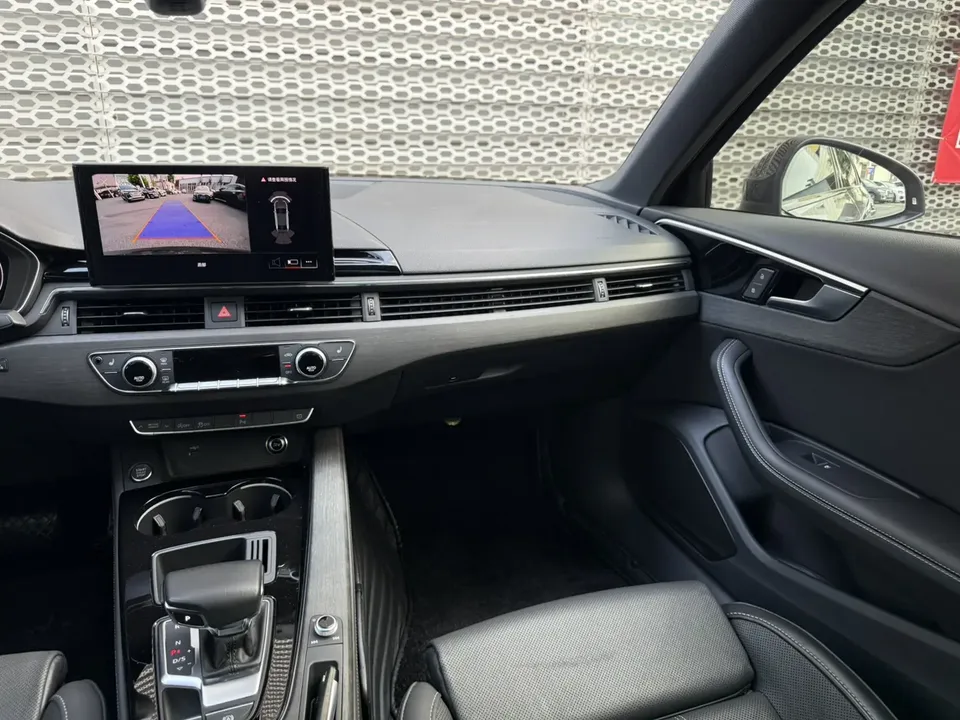 Audi a4 l Audi A4L 2023 40 TFSI Luxury Dynamic 2023 — thumbnail 4
