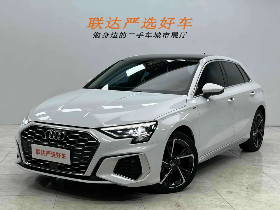 Audi A3 facelift Sportback 35 TFSI stylish and sporty 2023 — фото 1, купить с доставкой в Москву