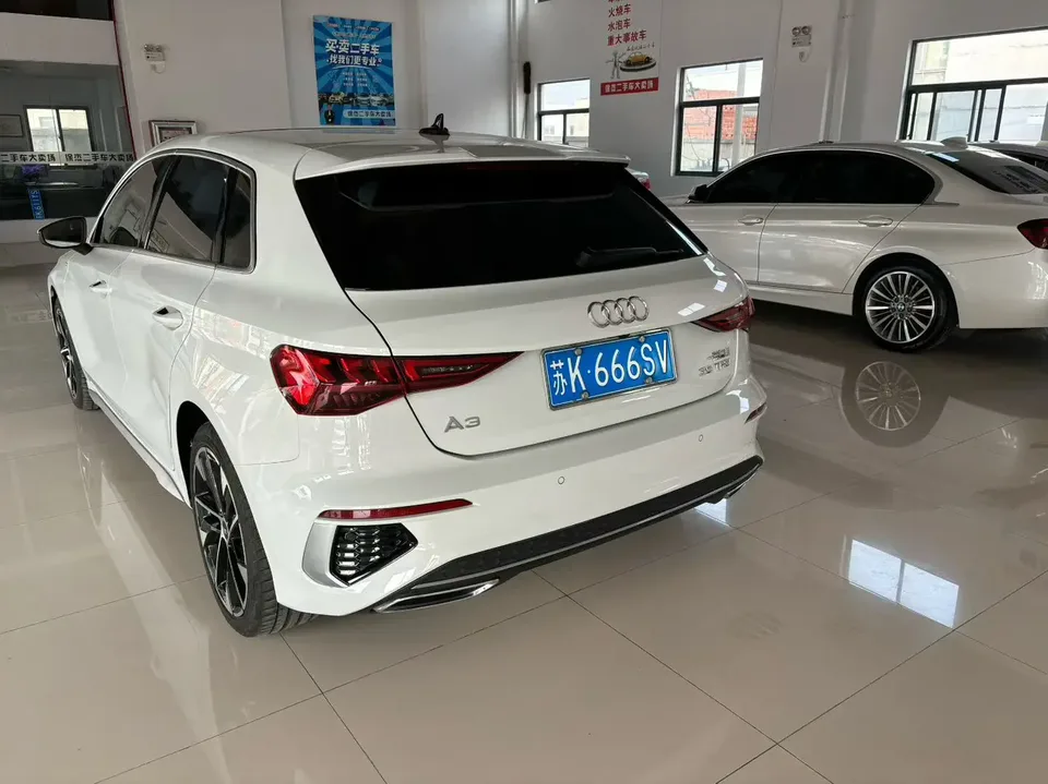Audi A3 facelift Sportback 35 TFSI stylish and sporty 2023 — миниатюра 4
