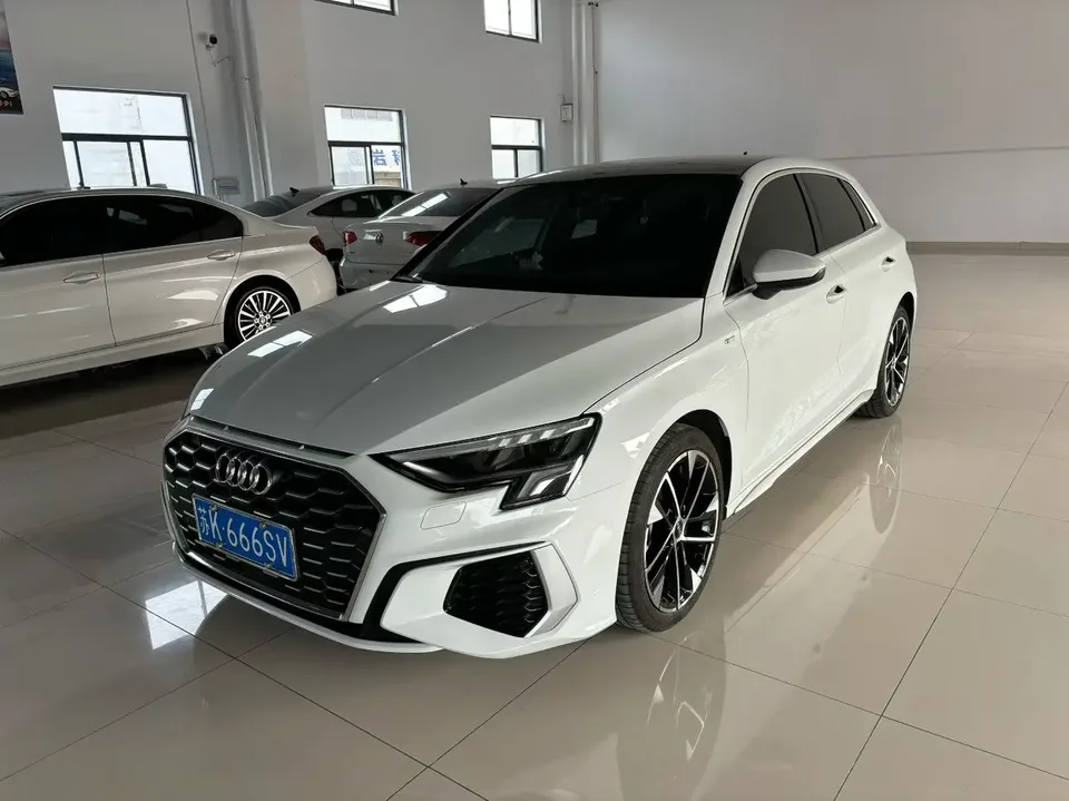 Audi A3 facelift Sportback 35 TFSI stylish and sporty 2023 — фото 1, купить с доставкой в Москву