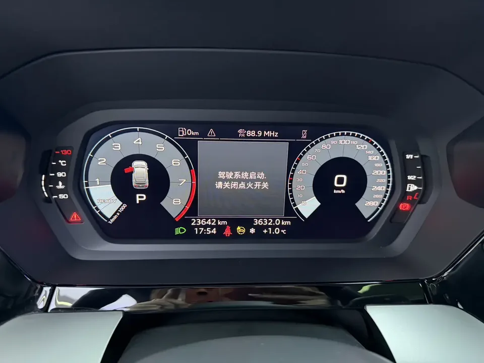 Audi A3 facelift Sportback 35 TFSI stylish and sporty 2023 — миниатюра 5