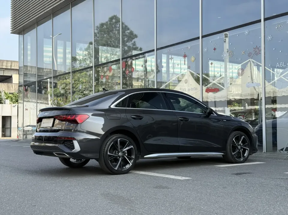 Audi A3 A3L Limousine 35 TFSI Fashion Sports 2022 — миниатюра 2