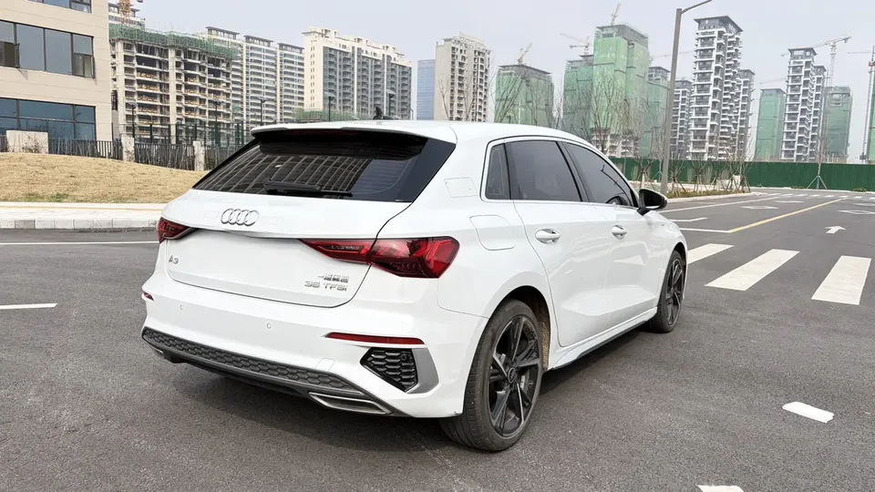 Audi A3 Sportback 35 TFSI Fashionable and Elegant 2024 — миниатюра 2