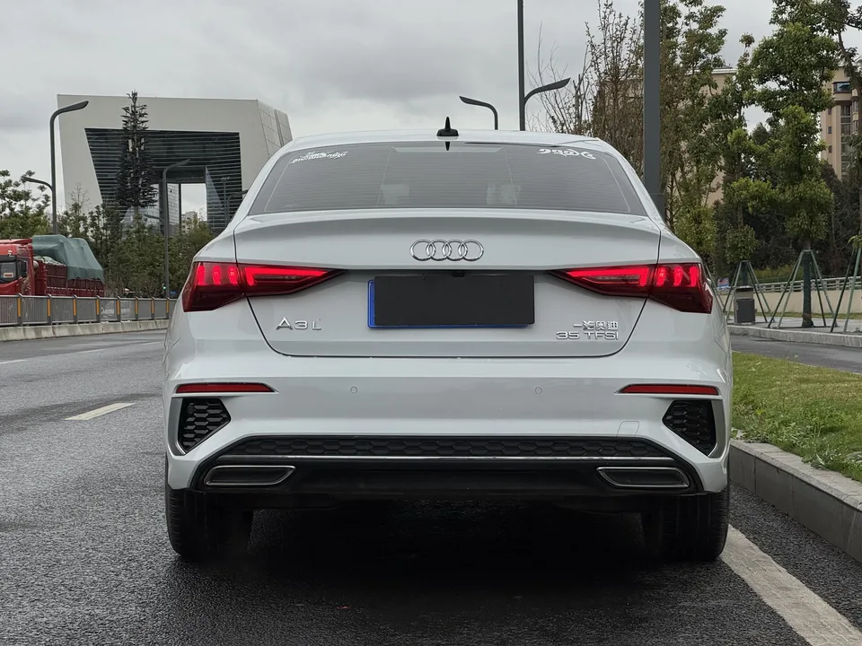 Audi A3 A3L Limousine 35 TFSI Enterprising and Elegant Model 2022 — миниатюра 4