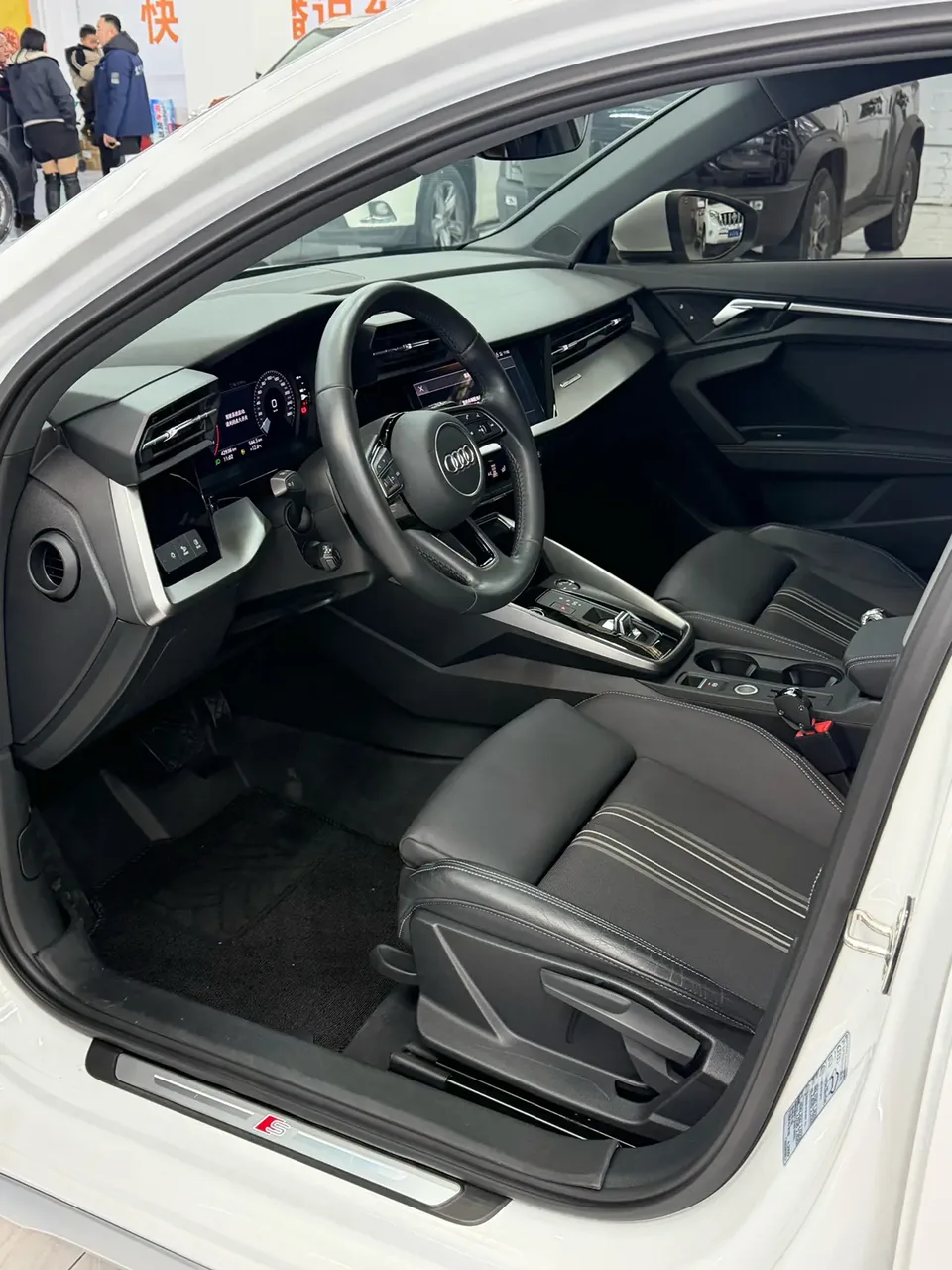Audi A3 Sportback 35 TFSI Enterprising and Elegant Model 2022 — миниатюра 5